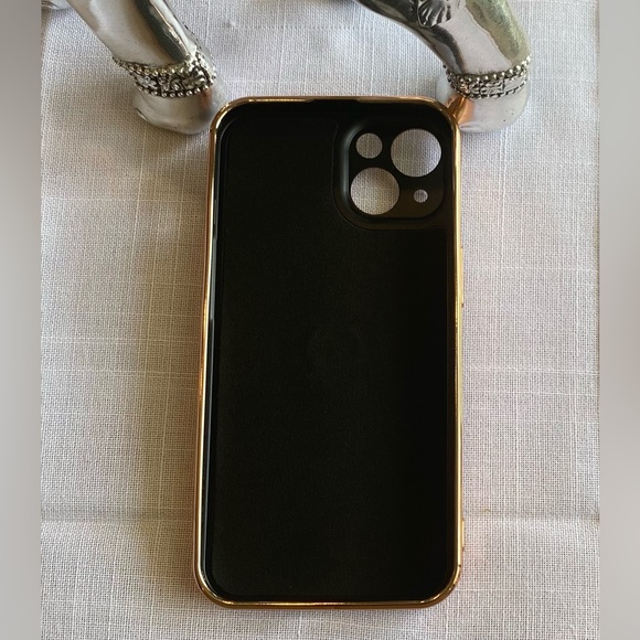 Silicone I phone case with rotatable kickstand & shockproof protection - Picture 7 of 9